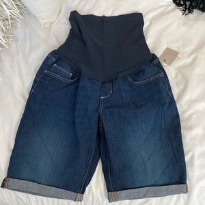 NWT Maternity shorts